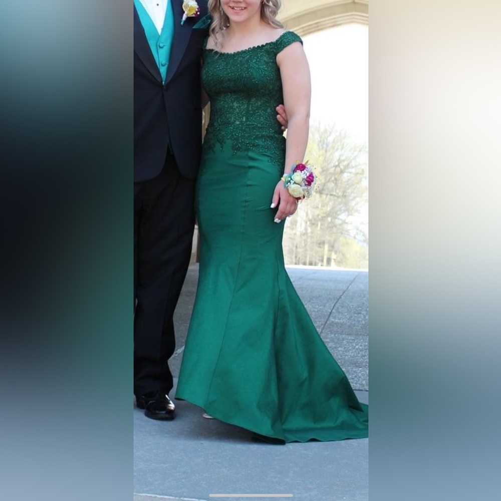 Green prom dress - Picture 1 of 6